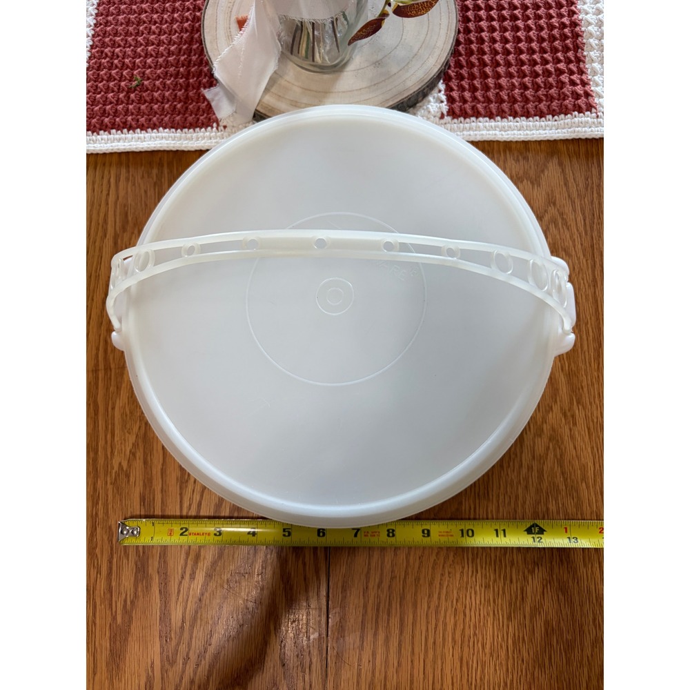 Tupperware Vintage Round Cake Taker Veggie Tray Carrier White 12 Inch 6 Section